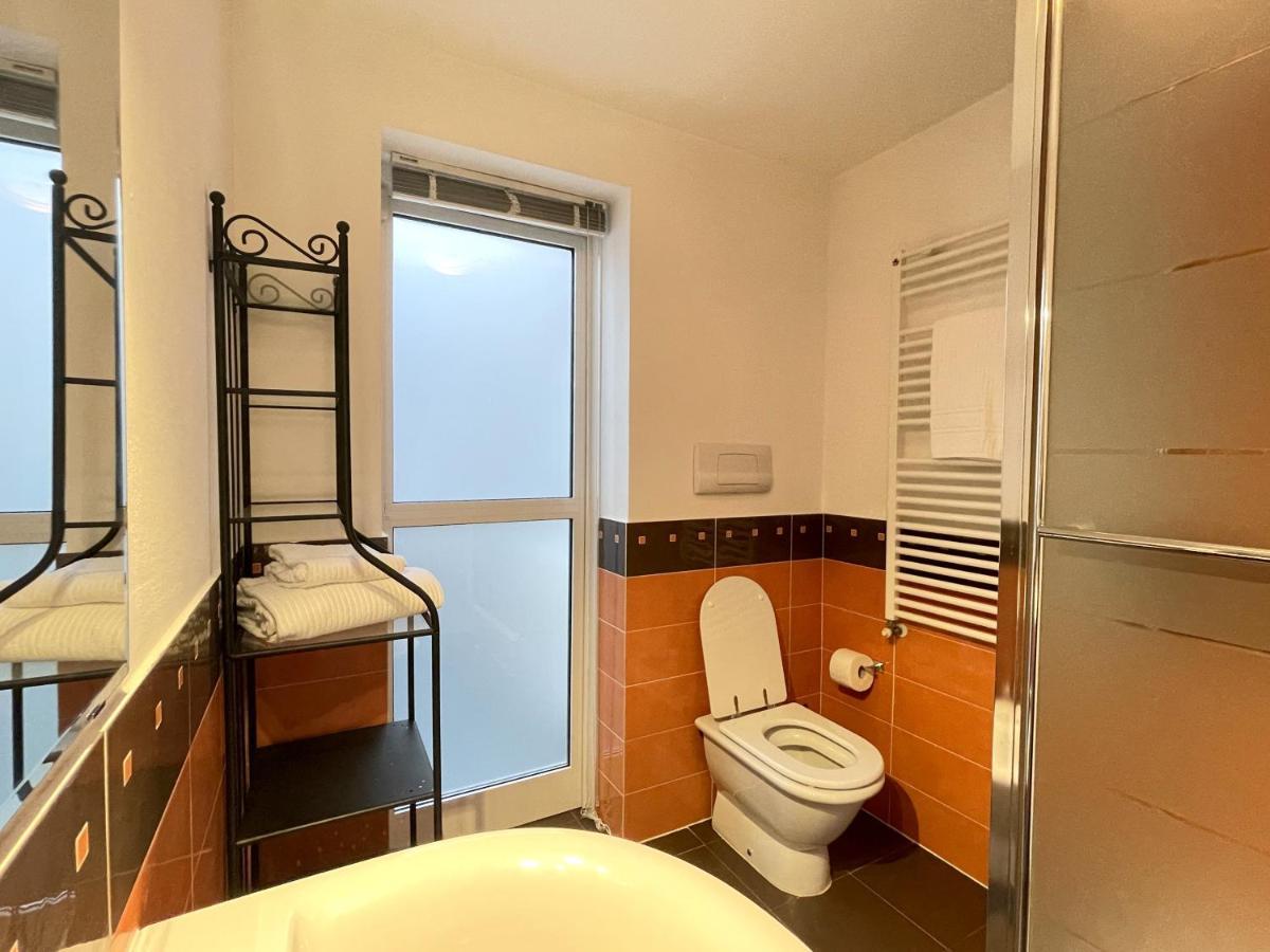 Accomodo Mit48 Trivanotortona Apartment Milan Bagian luar foto