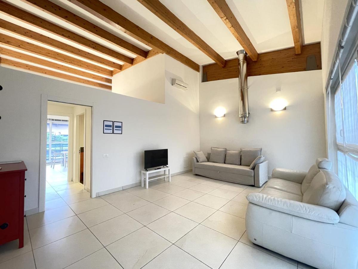 Accomodo Mit48 Trivanotortona Apartment Milan Bagian luar foto